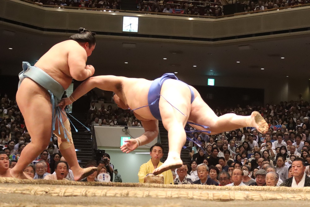 Onosato krok od&nbsp;ozeki