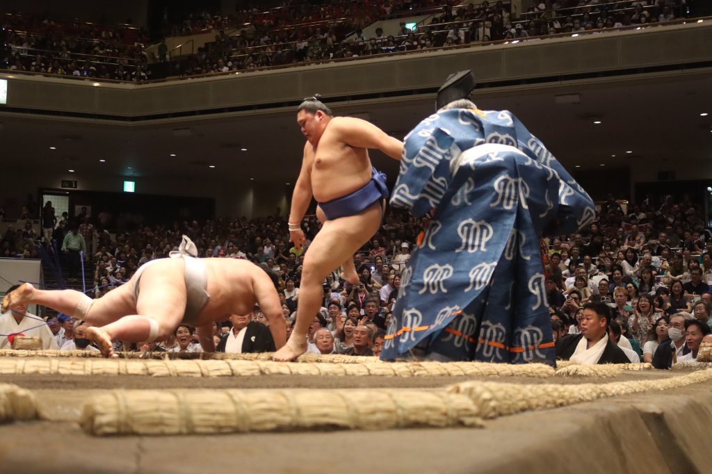 Onosato wygrywa na otwarcie&nbsp;turnieju