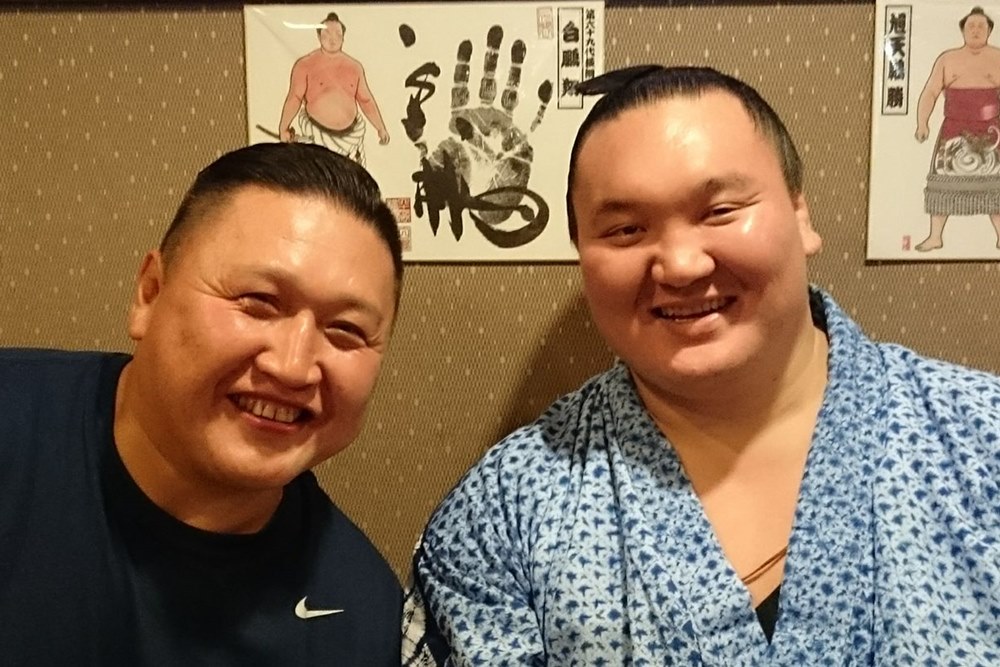 Tomozuna Oyakata otworzył&nbsp;stajnię