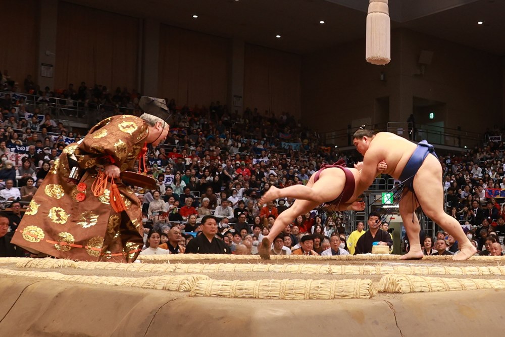 Nowy ozeki zwycięsko rozpoczął&nbsp;turniej