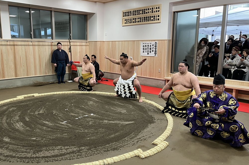 Przenosiny Takasago heya