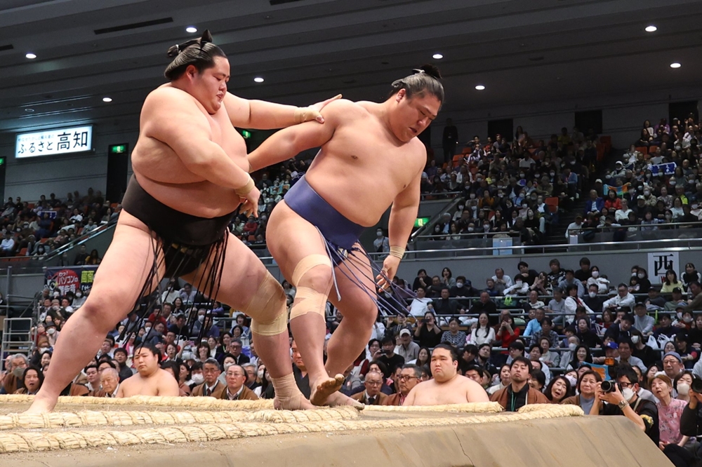 Endo i Onokatsu niepokonani