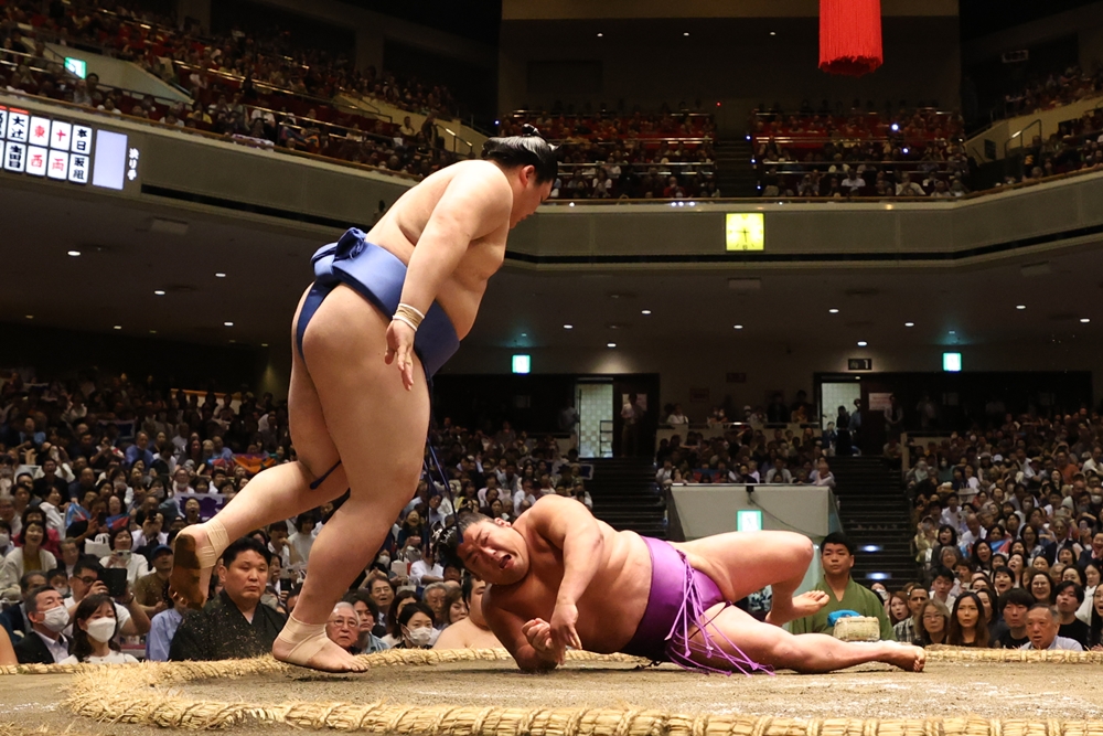 Onosato wciąż bez porażki