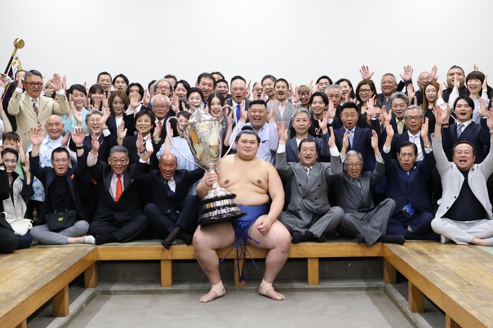 Onosato awansuje po jednogłośnym&nbsp;głosowaniu