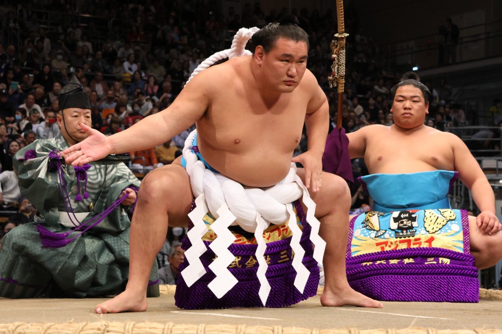 Hoshoryu wraca do gry, Ōnosato nie do&nbsp;zatrzymania.