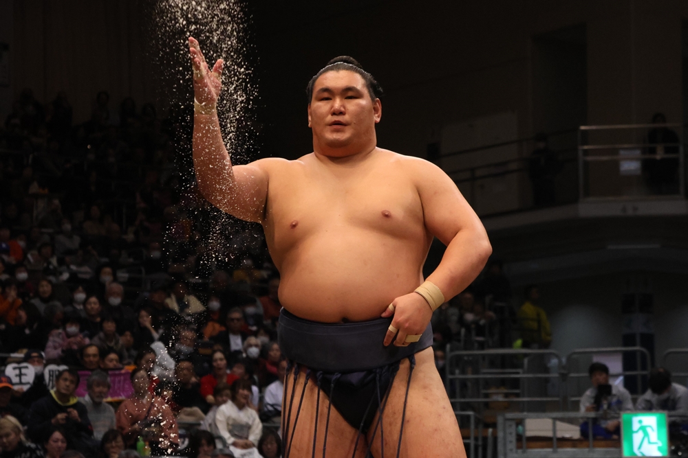 Wielkie przetasowania na szczycie: Onosato i Aonishiki przegrywają, Hoshoryu dołącza do&nbsp;liderów!