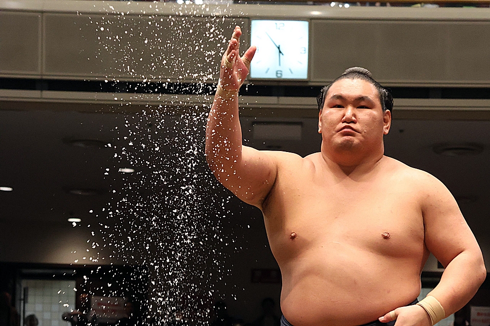 Yokozunowie Hōshōryū i Ōnosato dołączają do liderów Noworocznego Turnieju.