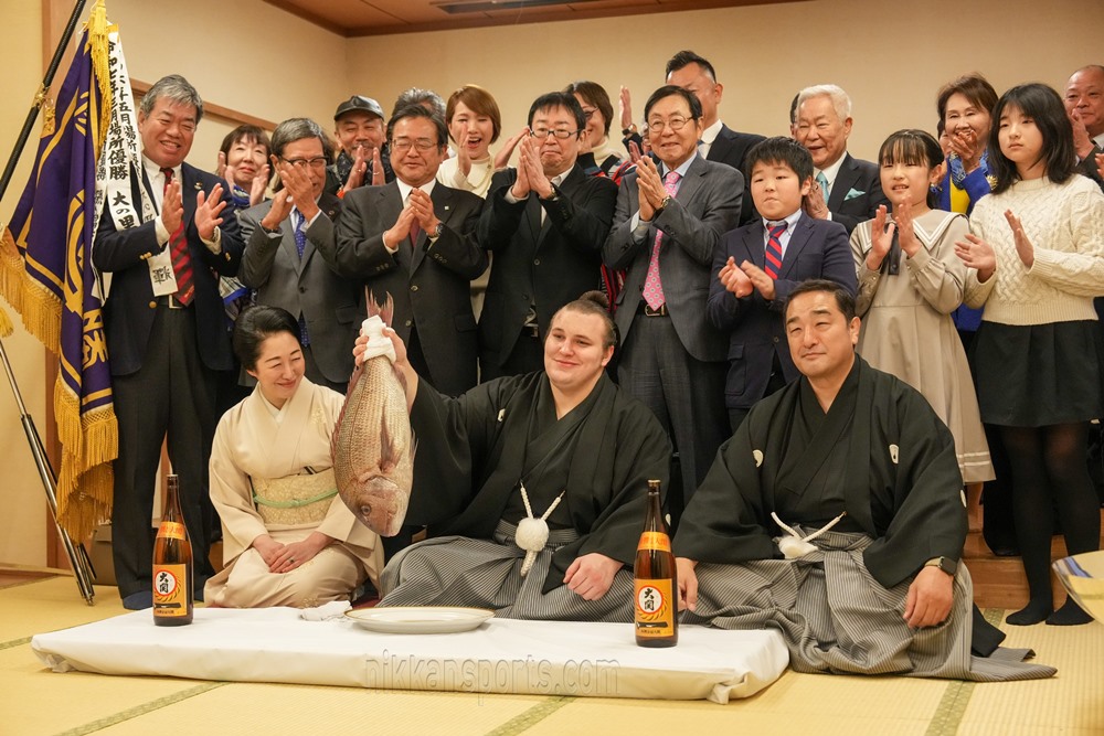 Niesamowity Aonishiki coraz bliżej perfekcji.