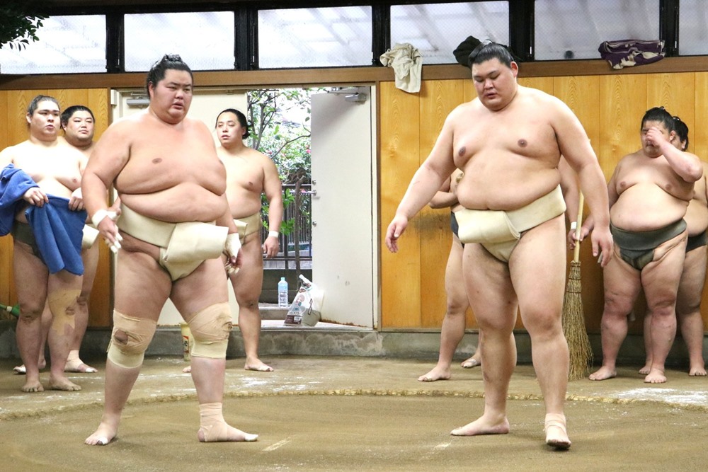 Yokozuna Ōnosato wciąż szlifuje formę po kontuzji.