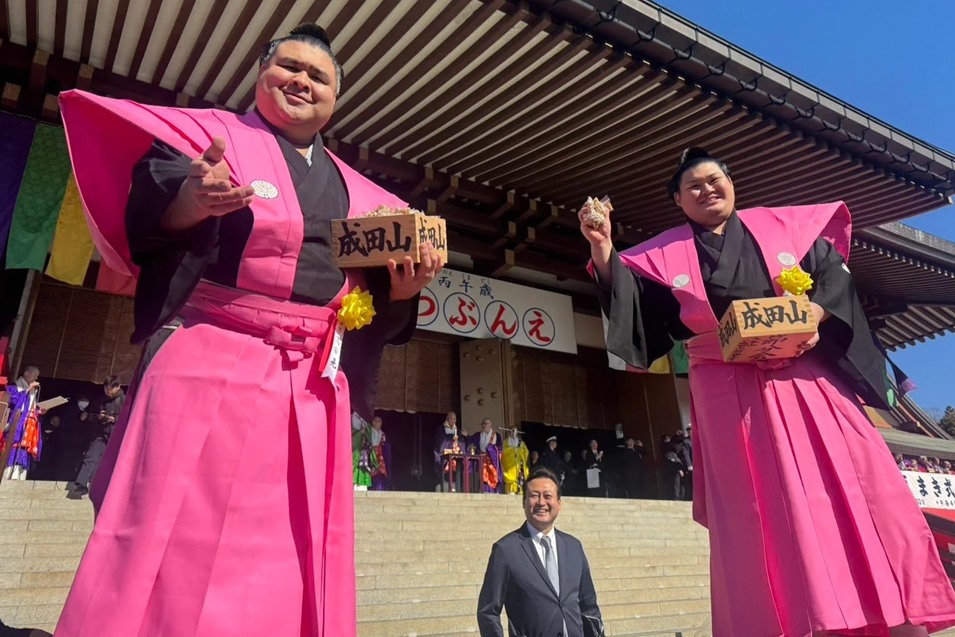 Rikishi na ceremonii Setsubun w Naritasan&nbsp;Shinshōji