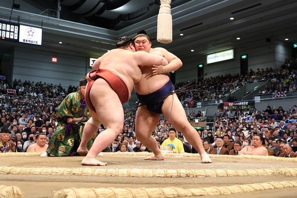 Problemy Onosato i pierwsza porażka Aonishiki.