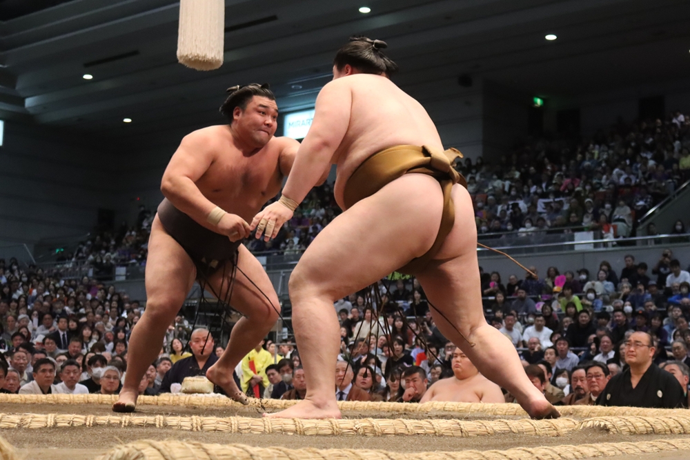 Kirishima o krok od tytułu i powrotu do&nbsp;ōzeki.