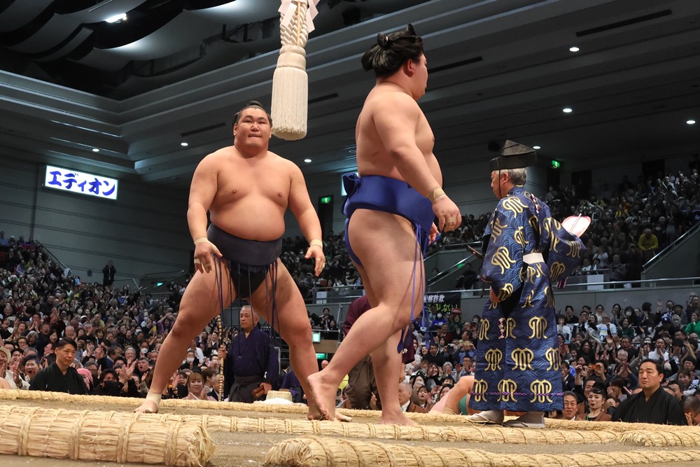 Sensacyjny czwarty dzień turnieju w Osace.