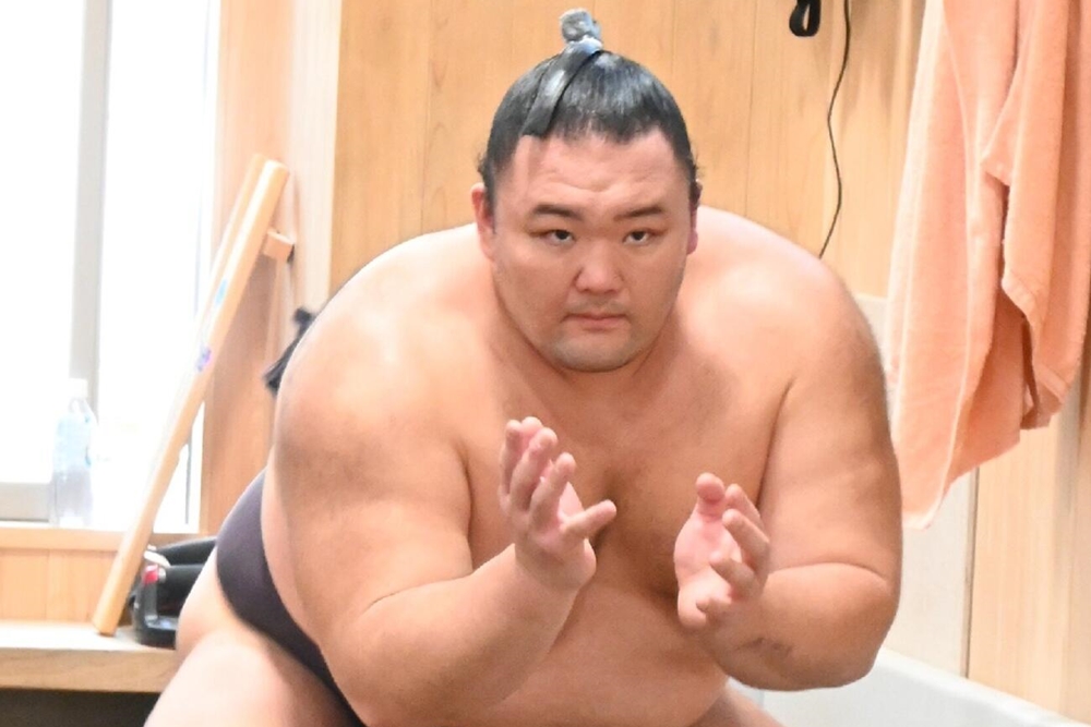 Asanoyama stawia na podstawy przed Natsu&nbsp;Basho.