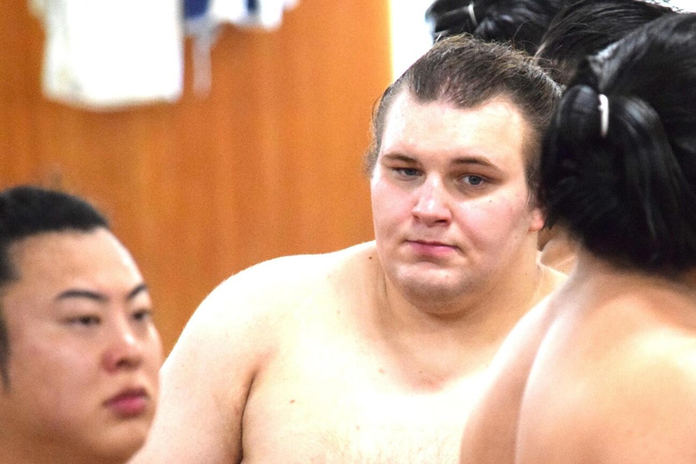 Kadoban Aonishiki kontuzjowany przed Natsu&nbsp;Basho.